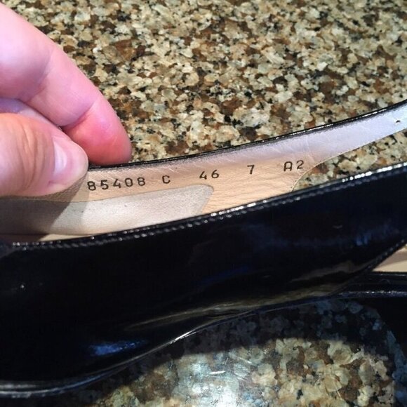 SALVATORE FERRAGAMO 7 A2 Black Patent Low Heels - Picture 10 of 13